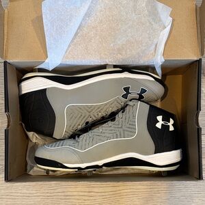 NWT Under Armour Ignite Mid Metal Baseball Cleats
